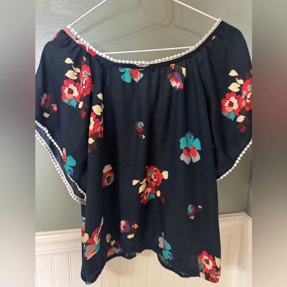 American Eagle Outfitters Flowy Black Floral Blouse - Picture 4 of 5